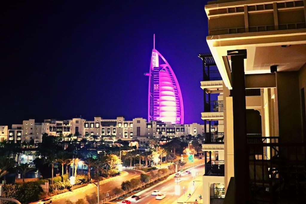 Veluxa - Luxury And Bright 1 Bedroom Apartment, Burj View! Dubai