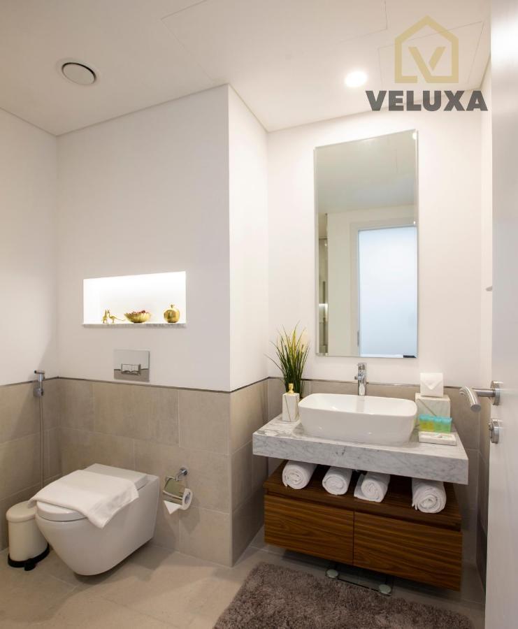 Veluxa - Luxury And Bright 1 Bedroom Apartment, Burj View!
